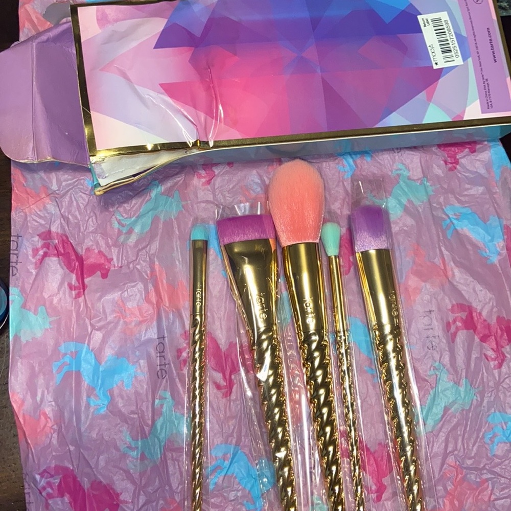 Limited edition Tarte brushes - Picture 5 of 6